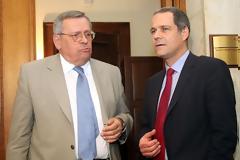Κοινή επιστολή Μάνου - Τζήμερου στους πολιτικούς αρχηγούς
