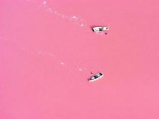 Φωτογραφία για Ροζ λίμνη βαμμένη από βακτήρια