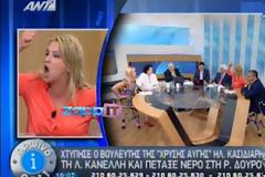 Η Ρένα Δούρου ξεσπάει κατά των δημοσιογράφων με αφορμή την επίθεση Κασιδιάρη