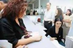 ΑΥΤΟ ΕΙΝΑΙ ΤΟ ΚΡΑΤΟΣ ΠΟΥ ΠΡΟΣΤΑΤΕΥΕΙ ΤΑ ΛΑΜΟΓΙΑ ΚΑΙ ΔΙΑΛΥΕΙ ΤΙΣ ΟΙΚΟΓΕΝΕΙΕΣ.ΦΟΡΤΩΝΕΙ ΦΟΡΟΥΣ ΚΑΙ ΧΑΡΑΤΣΙΑ ΚΑΙ ΜΕΤΑ ΚΑΝΕΙ ΚΑΤΑΣΧΕΣΕΙΣ.