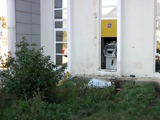 Φωτογραφία για Κατέστρεψαν ΑΤΜ στο κτίριο της περιφέρειας στη Σπάρτη (βίντεο)