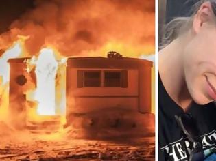 Φωτογραφία για Έσωσε τα παιδιά της από τη φωτιά, αλλά κλειδώθηκε στο φλεγόμενο σπίτι. Όταν οι πυροσβέστες κατάλαβαν τον λόγο, λύγισαν [photos+video]