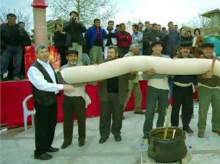Φωτογραφία για Καρναβάλι Τυρνάβου: «Μπουρανί», το διάσημο έθιμο του φαλλού