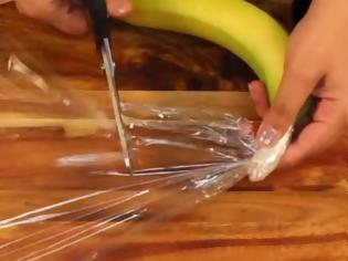 Φωτογραφία για Το κόλπο για να μην μαυρίζουν οι μπανάνες [video]