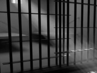 Φωτογραφία για Τρίκαλα: Κρατούμενος αυτοκτόνησε μέσα στο κελί του