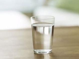Φωτογραφία για Μην πίνετε νερό από το ποτήρι στο κομοδίνο τη νύχτα