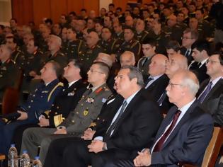 Φωτογραφία για Η πολιτική και στρατιωτική ηγεσία του ΥΠΕΘΑ στην εκδήλωση για τα 190 χρόνια λειτουργίας της Στρατιωτικής Σχολής Ευελπίδων