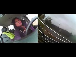 Φωτογραφία για Κάμερα μέσα από αυτοκίνητο καταγράφει την αντίδραση γυναίκας σε τροχαίο [video]