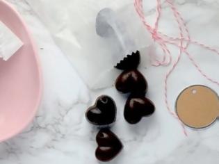 Φωτογραφία για Αλατισμένες σοκολατένιες καρδιές καρύδας