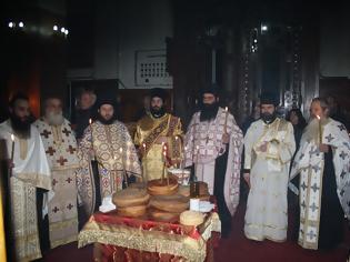 Φωτογραφία για Συνεχίζεται το προσκύνημα των λειψάνων του Αγίου Ραφαήλ από τη Μυτιλήνη, που έχουν έλθει στον Ιερό Ναό Αγίας Τριάδος Αγρινίου (ΦΩΤΟ)