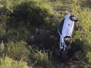 Φωτογραφία για Χανιά: Αυτοκίνητο έπεσε σε γκρεμό - Αγωνία για την οδηγό