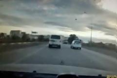 Ο Χάρος βγήκε παγανιά: Οδηγός προκαλεί διαδοχικά ατυχήματα [video]
