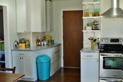 5 λόγοι για να μην έχετε τον κάδο σκουπιδιών μέσα στο ντουλάπι της κουζίνας