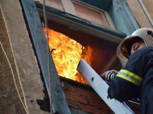 Φωτογραφία για Nεκρός 60χρονος από πυρκαγιά σε διαμέρισμα στη Νίκαια