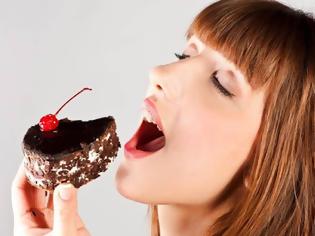 Φωτογραφία για 6 σημάδια πως καταναλώνετε υπερβολικά πολλά γλυκά