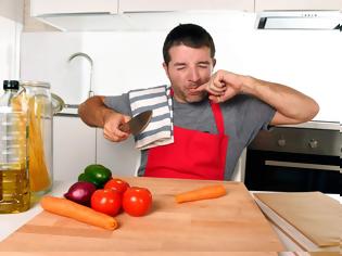 Φωτογραφία για 6 διάσημοι chef αποκαλύπτουν τα χειρότερα ατυχήματα στην κουζίνα τους