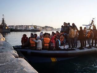 Φωτογραφία για Οικογένειες με παιδιά οι Τούρκοι ζητούν άσυλο