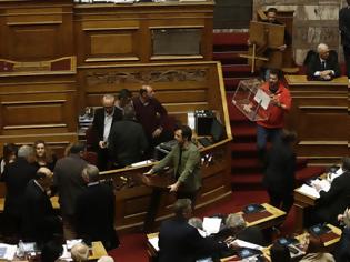 Φωτογραφία για Σκάνδαλο Novartis: Παραπέμπονται και τα δέκα πολιτικά πρόσωπα στην Προανακριτική - Ψήφισε κατά πλειοψηφία η Βουλή