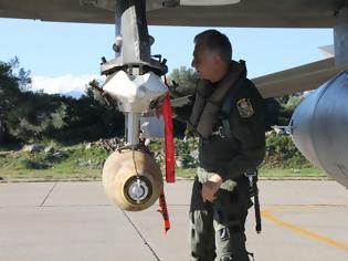 Φωτογραφία για Ο Αρχηγός της Αεροπορίας «βομβάρδισε» βραχονησίδες πετώντας απο την 115 ΠΜ