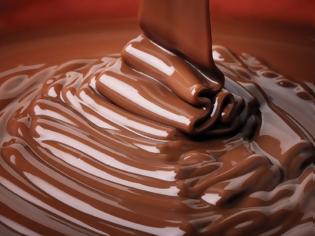 Φωτογραφία για Πώς φεύγει ο λεκές από σοκολάτα