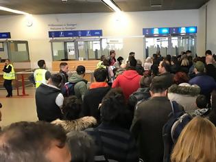 Φωτογραφία για Συνεχίζεται η ταλαιπωρία Ελλήνων ταξιδιωτών στο αεροδρόμιο της Φρανκφούρτης (φωτογραφία)