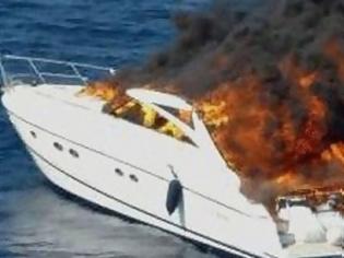 Φωτογραφία για Σκάφος τυλίχθηκε στις φλόγες σε ιδιωτική Μαρίνα στο Άκτιο