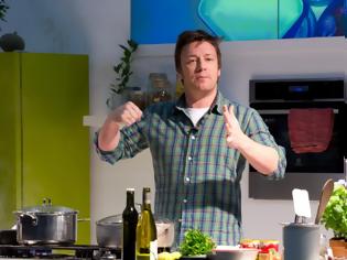 Φωτογραφία για Απανωτά λουκέτα σε εστιατόρια του Jamie Oliver