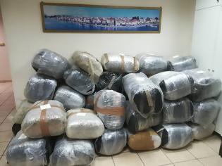 Φωτογραφία για Θεσπρωτία: 424 κιλά κάνναβης στη ‘’φάκα’’ της ΕΛ.ΑΣ. (φωτογραφίες)