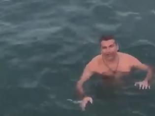 Φωτογραφία για Ο Λιάγκας έκανε μια βουτιά αλλά το μετάνιωσε: «Ψοφόκρυο είναι η πιο κρύα θάλασσα του χρόνου» #survivorGR #grxpress #gossip #celebritiesnews