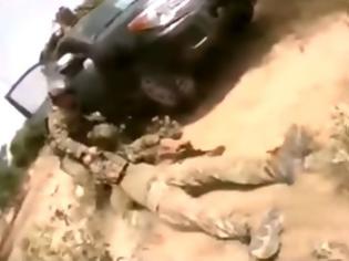 Φωτογραφία για Βίντεο-σοκ: Τζιχαντιστές στήνουν ενέδρα και σκοτώνουν Αμερικανούς στρατιώτες