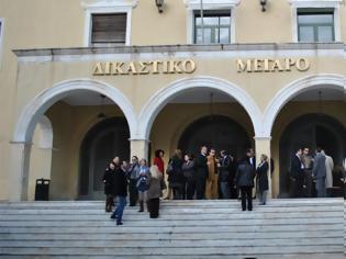 Φωτογραφία για Ζάκυνθος: Προφυλάκιση αστυνομικού για ηθική αυτουργία σε ληστεία