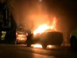 Φωτογραφία για Παρανάλωμα του πυρός αυτοκίνητο τα ξημερώματα στην Πάτρα - Δεύτερο περιστατικό σε τρεις ημέρες!