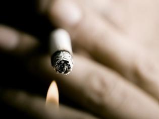 Φωτογραφία για Πάνω από 7 εκατ. άνθρωποι πεθαίνουν κάθε χρόνο από τσιγάρο - Τι δείχνουν τα στοιχεία στην Ελλάδα