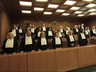 Φωτογραφία για Το Μισθοδικείο έκρινε αντισυνταγματικές τις μειώσεις συντάξεων σε δικαστές και εισαγγελείς!