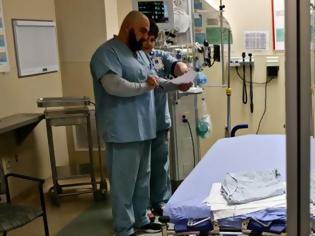 Φωτογραφία για Πρωτάκουστο! Γιατροί στον Καναδά αρνούνται τις αυξήσεις στους μισθούς τους