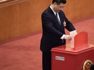 Φωτογραφία για Αυτοκράτορας της Κίνας ο Σι Τζιπίνγκ: Το κοινοβούλιο τον έχρισε πρόεδρο εφ' όρου ζωής