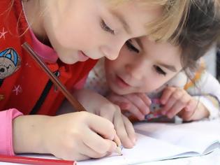 Φωτογραφία για Τα παιδιά πλέον δυσκολεύονται να κρατήσουν σωστά τα μολύβια