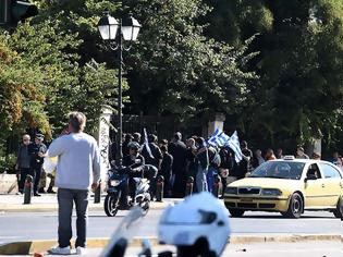 Φωτογραφία για Η «Combat 18» στον δρόμο προς τη ΓΑΔΑ