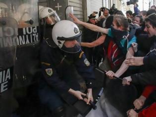 Φωτογραφία για Ένωση Αθηνών: Προσφυγή στη Δικαιοσύνη για τους τραυματισμούς αστυνομικών στους πλειστηριασμούς