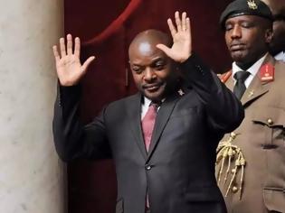 Φωτογραφία για Μπουρούντι: Το κυβερνών κόμμα έχρισε τον πρόεδρο... «ανώτατο, αιώνιο ηγέτη»
