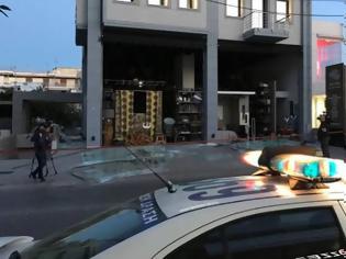 Φωτογραφία για Εξερράγη εκρηκτικός μηχανισμός σε εμπορικό κατάστημα στο Χαλάνδρι [Εικόνες-Βίντεο]
