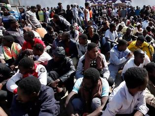 Φωτογραφία για Σκληραίνουν τα μέτρα της Κομισιόν στις τρίτες χώρες που δεν δέχονται τον επαναπατρισμό «μεταναστών»