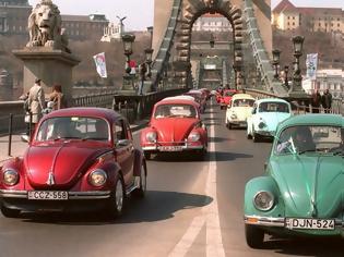 Φωτογραφία για 'Πεθαίνει ο σκαραβαίος': H Volkswagen ανακοίνωσε το τέλος του θρυλικού beetle