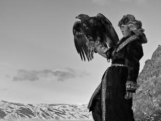 Φωτογραφία για Εκπληκτικές φωτογραφίες από την αρχαία τέχνη των κυνηγών με αετό στο Καζακστάν