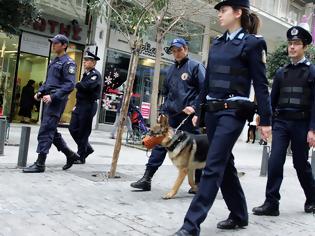 Φωτογραφία για 150 αστυνομικοί ενισχύουν με πεζές περιπολίες την ασφάλεια στο ιστορικό κέντρο