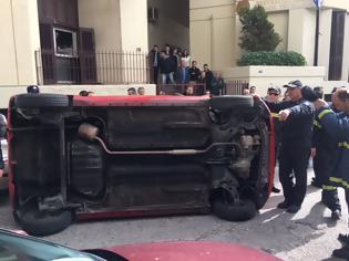 Φωτογραφία για ΑΓΡΙΝΙΟ: Τούμπαρε αυτοκίνητο στην οδό Δαγκλή (video-φωτο)