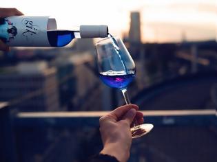 Φωτογραφία για video Gik: Η start up που φτιάχνει μπλε κρασί!