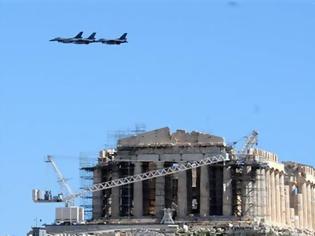 Φωτογραφία για Δοκιμαστική πτήση μαχητικών αεροσκαφών πάνω από την Αθήνα
