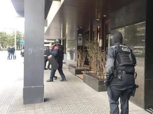 Φωτογραφία για Βαρκελώνη: Άντρας κρατούσε όμηρο τη σύζυγο του πρέσβη του Μαλί μέσα στο προξενείο