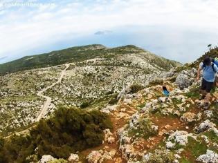 Φωτογραφία για Λατρεύεις την πεζοπορία; 10 ελληνικά νησιά με υπέροχα μονοπάτια που πρέπει να εκμεταλλευτείς!
